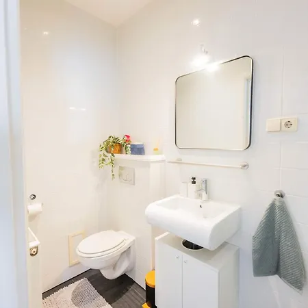 Smart 50m2 One Bedroom - Vw140c